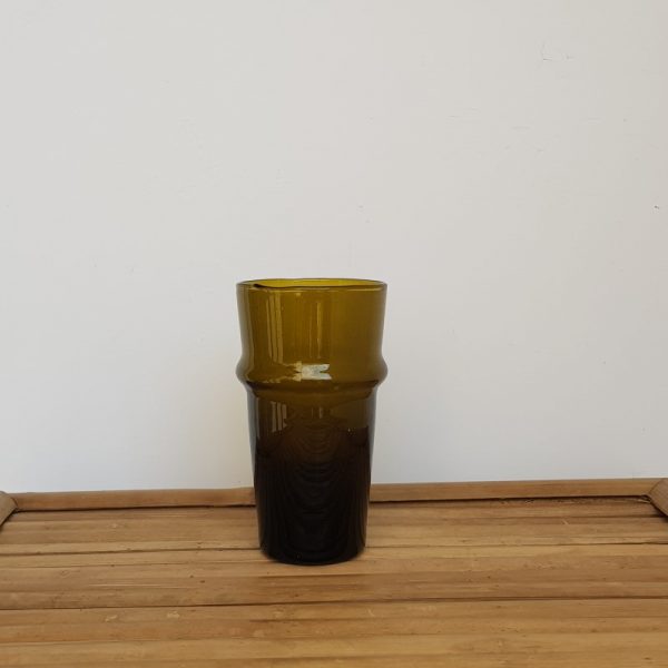 kessy-beldi-trinkglas-aus-recyceltem-glas-braun.jpg