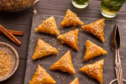 BRIOUATS mit Mandeln und Honig