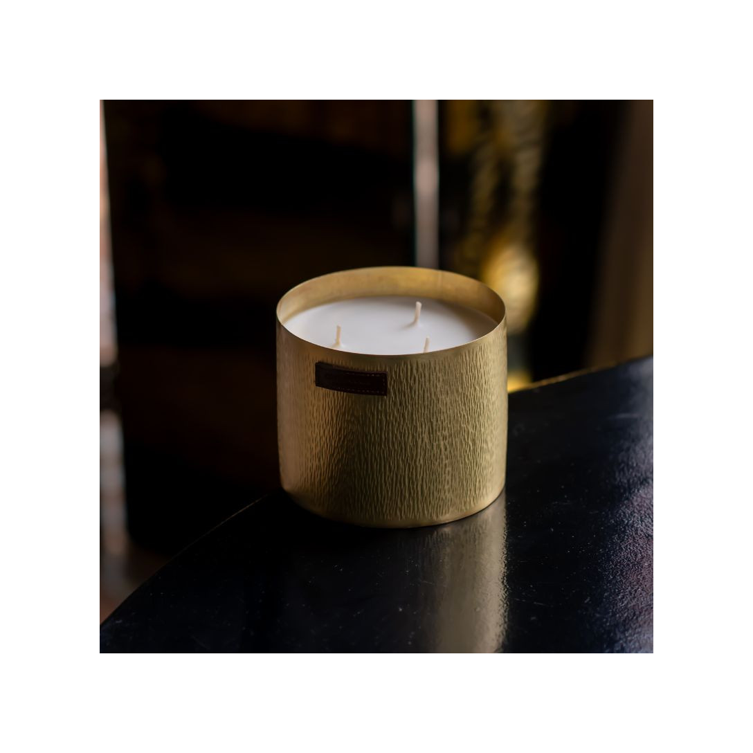 cote-bougie-duftkerze-dinanderie-martele-gold-mat-display.jpg