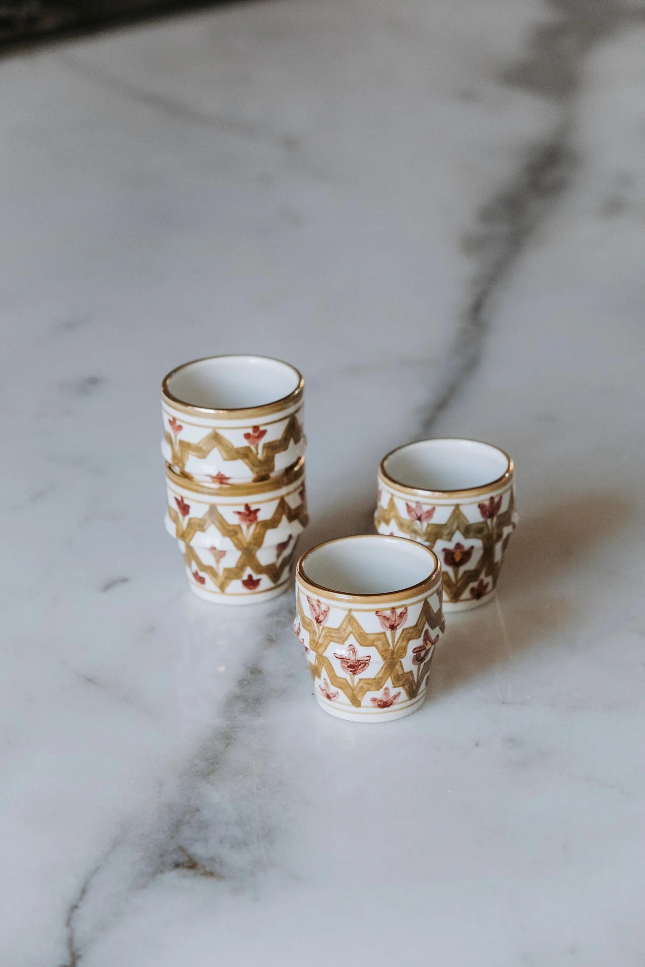 petite_tasse_artisanale_en_ceramique_lmida_kaki_aubergine2.jpg