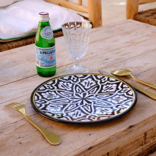 chabi-chic-teller-schwarz-fassia-m-1.jpg