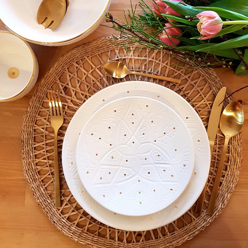 chabi-chic-teller-sand-und-weiss-graviert-m-und-l