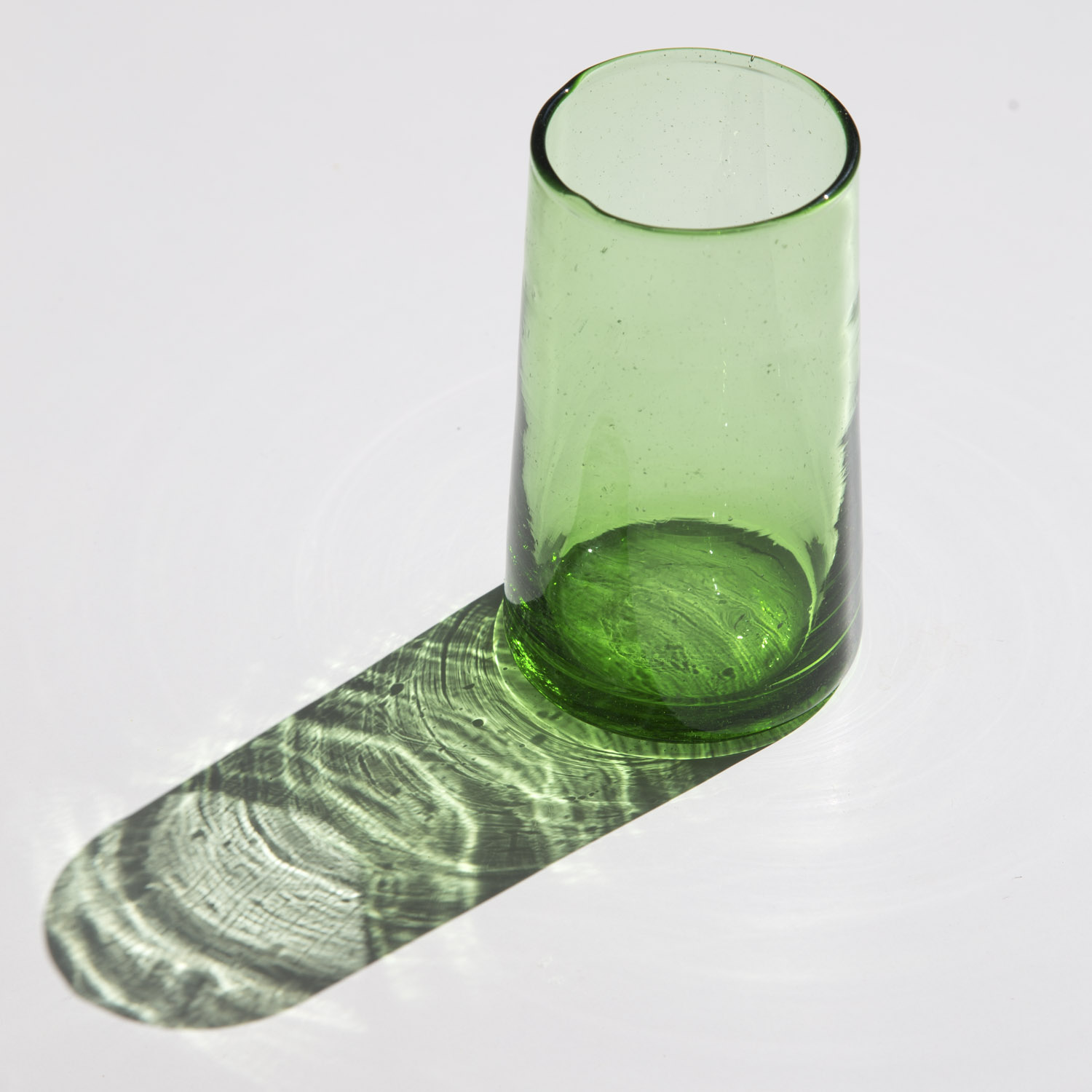 BELDI Trinkglas aus recycletem Glas | Konisch | Grün