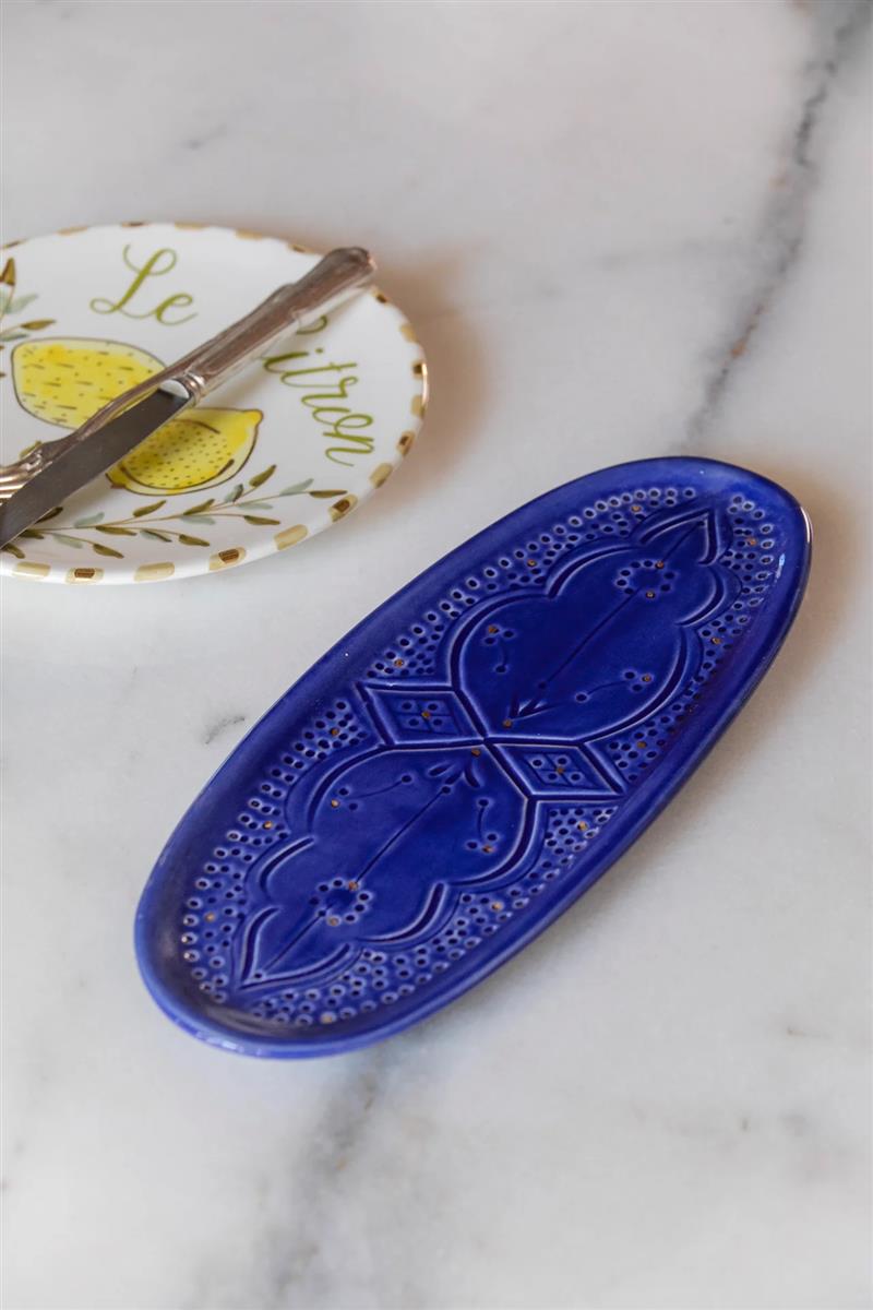 chabi-chic-handgemachte-servierplatte-servierteller-keramik-oval-bleu-majorelle-klein-3.png
