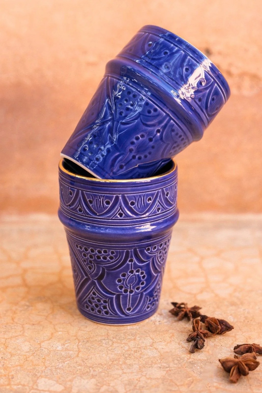 CHABICHIC_MOYENNE_TASSE_BELDI_EMPREINTE_BLEU_MAJORELLE_GOLD_CERAMIC_1.jpg