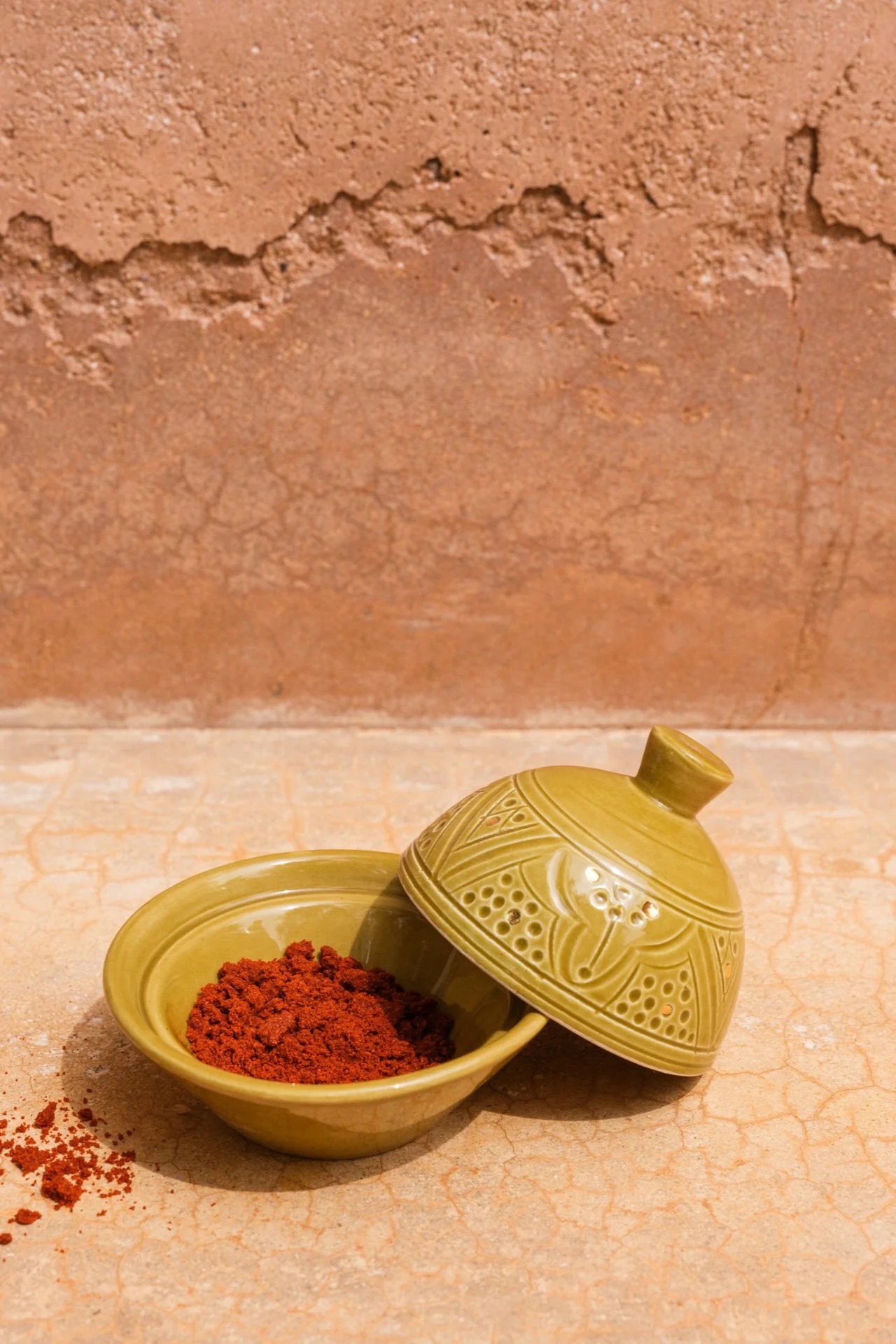 chabi-chic-butterdose-mini-tajine-khaki-graviert.jpg